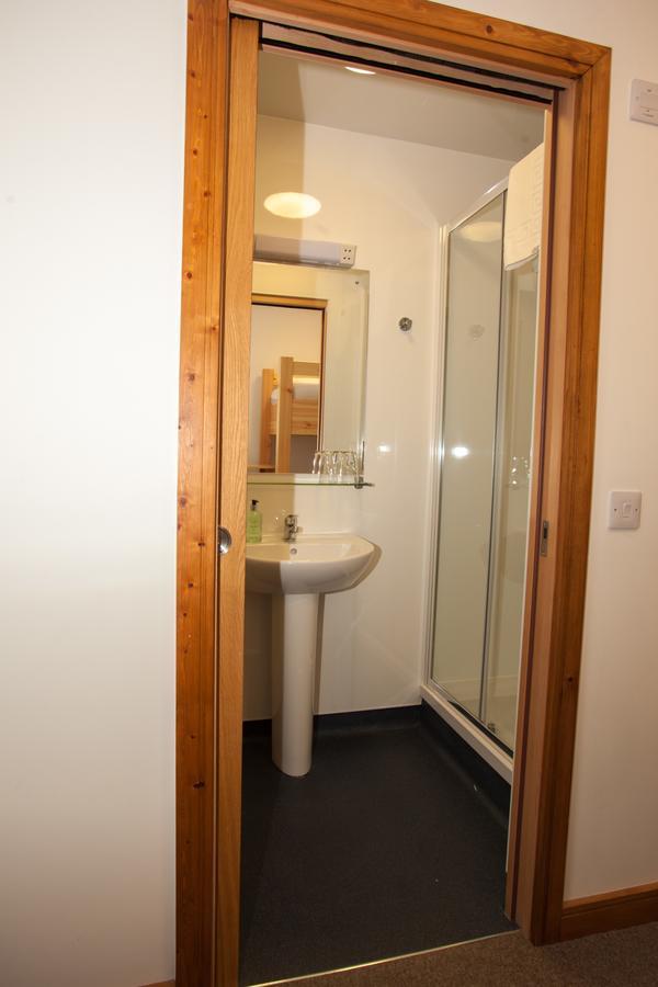 Black Isle Bar & Rooms Инвернесс Экстерьер фото