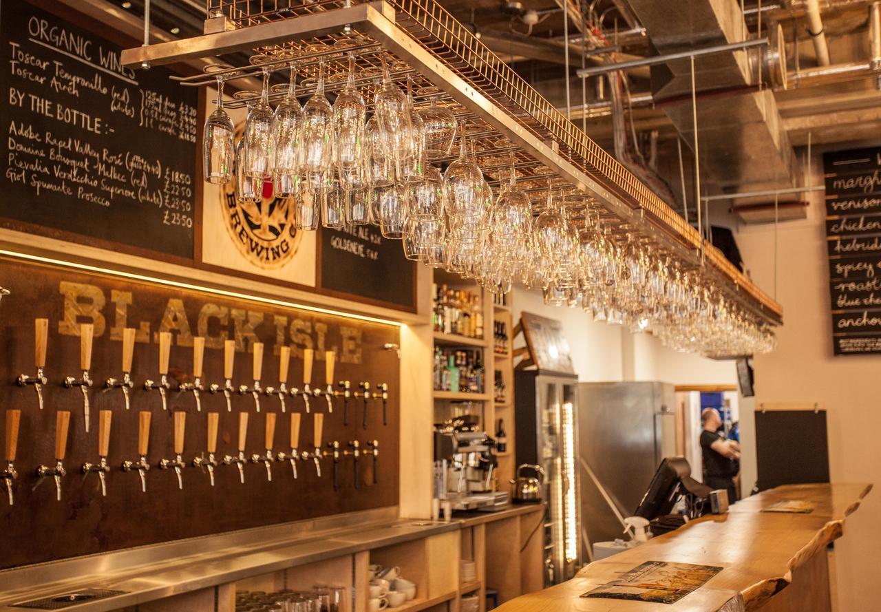Black Isle Bar & Rooms Инвернесс Экстерьер фото