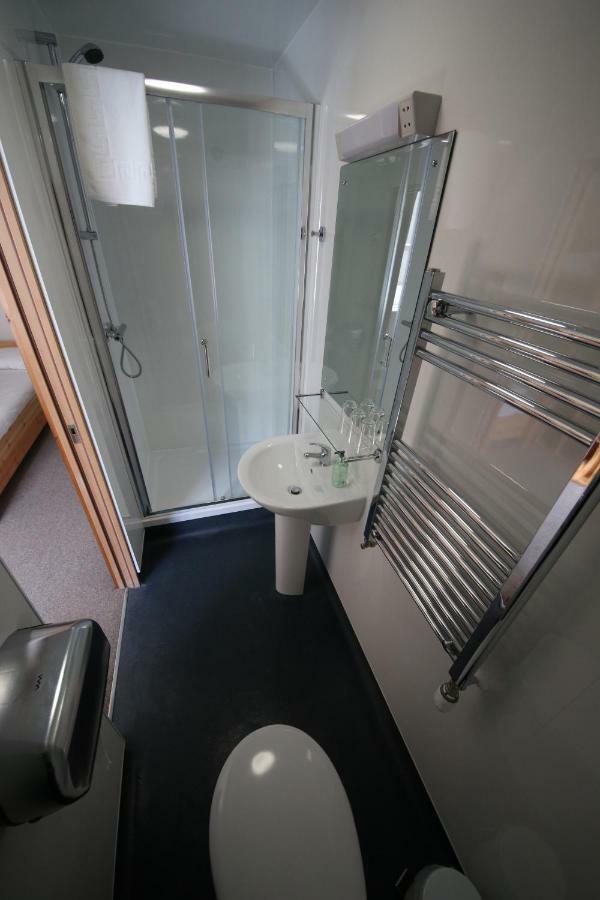 Black Isle Bar & Rooms Инвернесс Экстерьер фото
